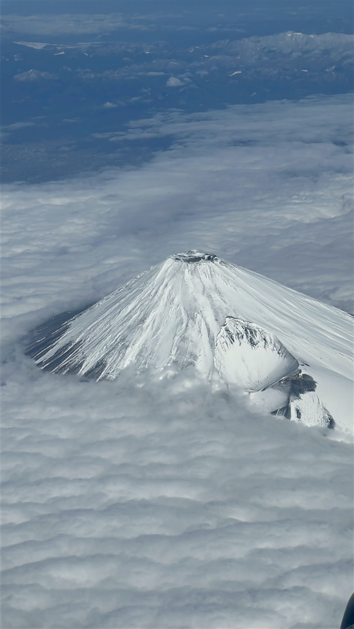 走春出遊美照-空中看富士山