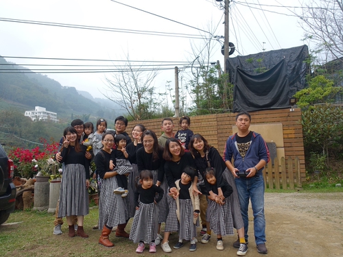 我想對姐妹們說，繼續沒有恥度的展現友誼吧