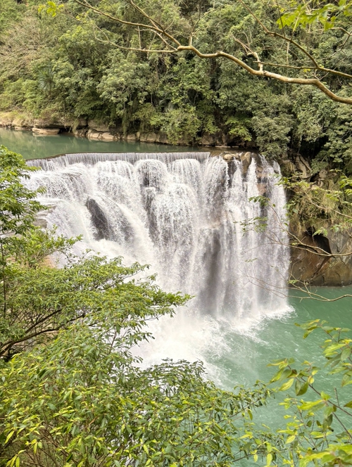 美麗澎湃的十分瀑布