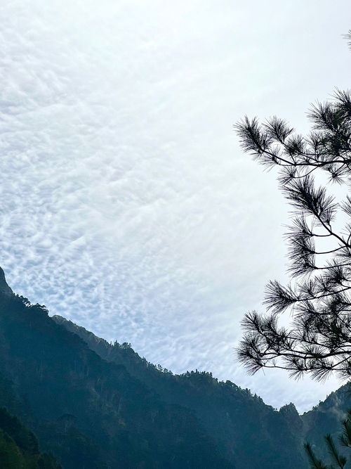 南橫的山與天空