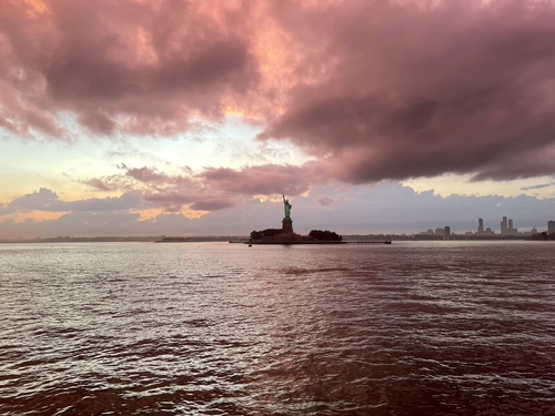 夕陽時的自由女神