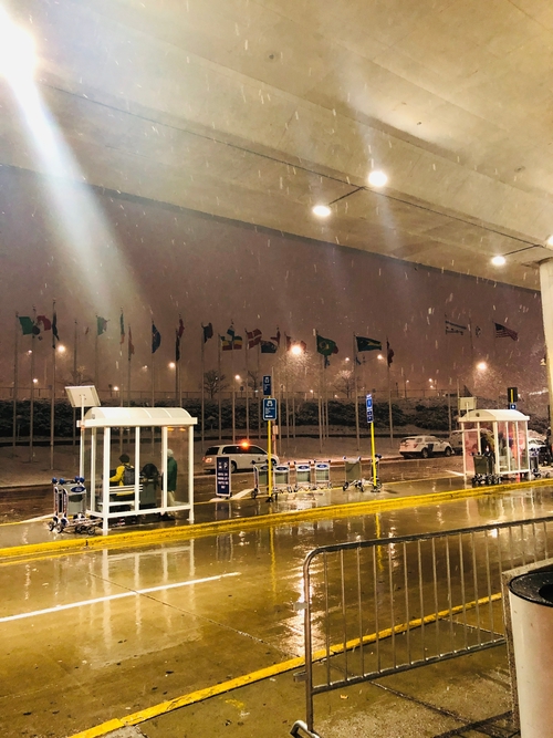 一出境就大雪的芝加哥 歐海爾國際機場