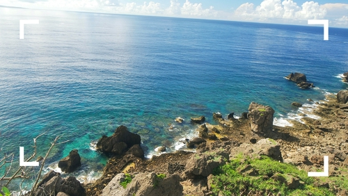 夏日的湛藍海洋