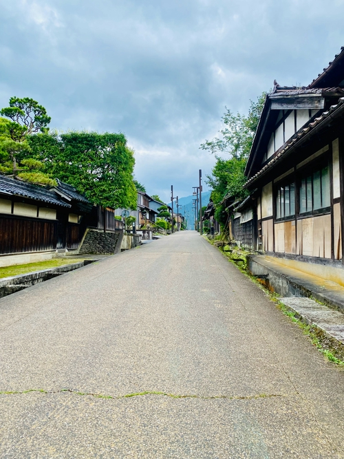 慢步在鄉間小道